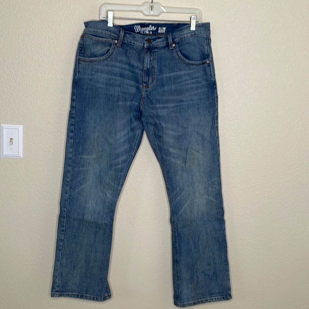 Great shape Wrangler Retro slim boot. Size 36x32